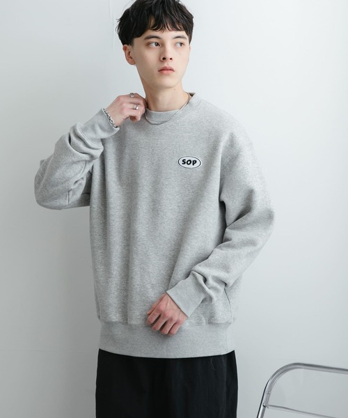 SENSE OF PLACE by URBAN RESEARCH(センスオブプレイスバイアーバンリサーチ)の「ワッペンクルーネックスウェット(スウェット・メンズ・ブルー/グレー/ダークブラウン・MEDIUM/LARGE)」の4枚目の写真