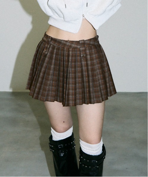 Clum（クルム）の「wool like touch pleats check mini skirt / ウールライクタッチプリーツチェックミニスカート（スカート・レディース・ブラウン/グレー・MEDIUM/SMALL）」の2枚目の写真