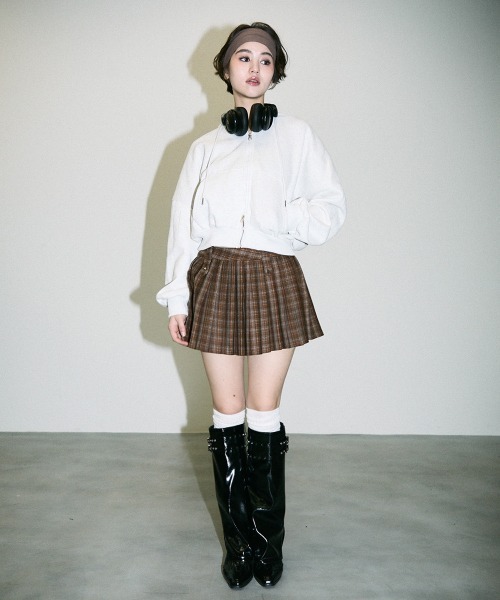 Clum（クルム）の「wool like touch pleats check mini skirt / ウールライクタッチプリーツチェックミニスカート（スカート・レディース・ブラウン/グレー・MEDIUM/SMALL）」の3枚目の写真