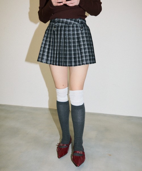 Clum（クルム）の「wool like touch pleats check mini skirt / ウールライクタッチプリーツチェックミニスカート（スカート・レディース・ブラウン/グレー・MEDIUM/SMALL）」の11枚目の写真