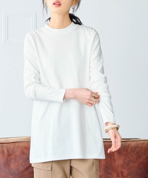 SMILE LAND(スマイルランド)の「<大きいサイズ>UVカット綿100%フライス素材モックネックフレアチュニックTシャツ(Tシャツ/カットソー・レディース・ブラック/ネイビー/オフホワイト/グレイッシュベージュ/ライム/チャコールグレー/ブラウン・3L/LL/4L/L/5L)」の2枚目の写真