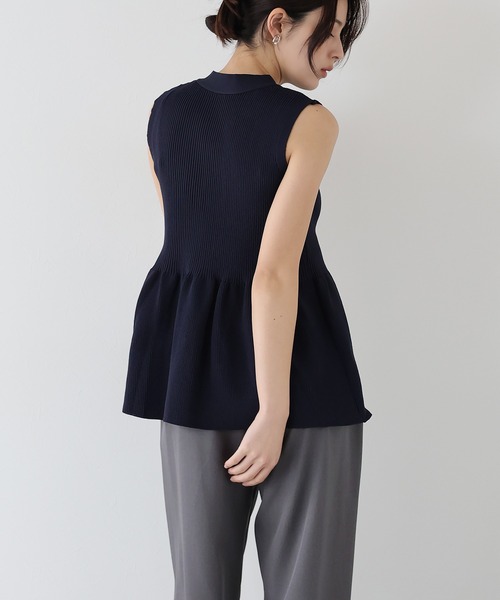 J by blue(ジェイバイブルー)の「ペプラムニットベスト(ベスト・レディース・ネイビー/ブラック/アイボリー・MEDIUM)」の6枚目の写真