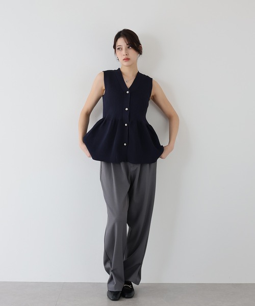 J by blue(ジェイバイブルー)の「ペプラムニットベスト(ベスト・レディース・ネイビー/ブラック/アイボリー・MEDIUM)」の10枚目の写真