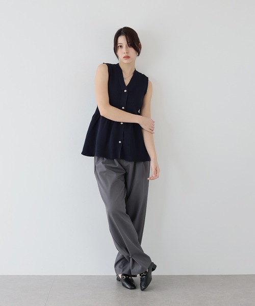 J by blue(ジェイバイブルー)の「ペプラムニットベスト(ベスト・レディース・ネイビー/ブラック/アイボリー・MEDIUM)」の11枚目の写真