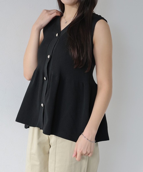 J by blue(ジェイバイブルー)の「ペプラムニットベスト(ベスト・レディース・ネイビー/ブラック/アイボリー・MEDIUM)」の15枚目の写真