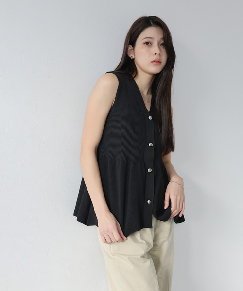 J by blue(ジェイバイブルー)の「ペプラムニットベスト(ベスト・レディース・ネイビー/ブラック/アイボリー・MEDIUM)」の17枚目の写真