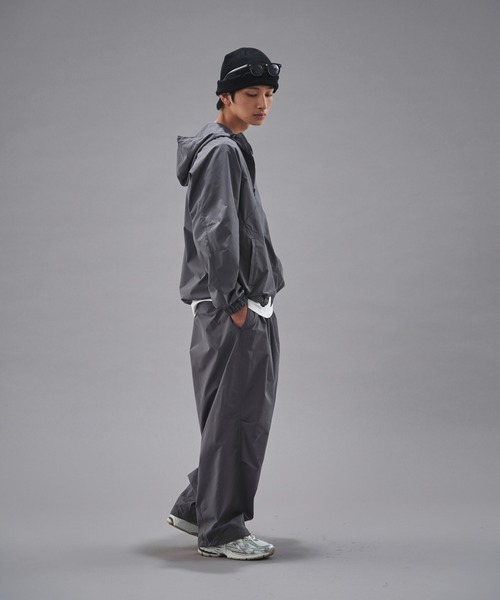 UMBRO(アンブロ)の「UMBRO/アンブロ 別注UMBROナイロンタックワイドパンツ【限定展開】(その他パンツ・メンズ・ブラック/グレー・MEDIUM/LARGE)」の8枚目の写真