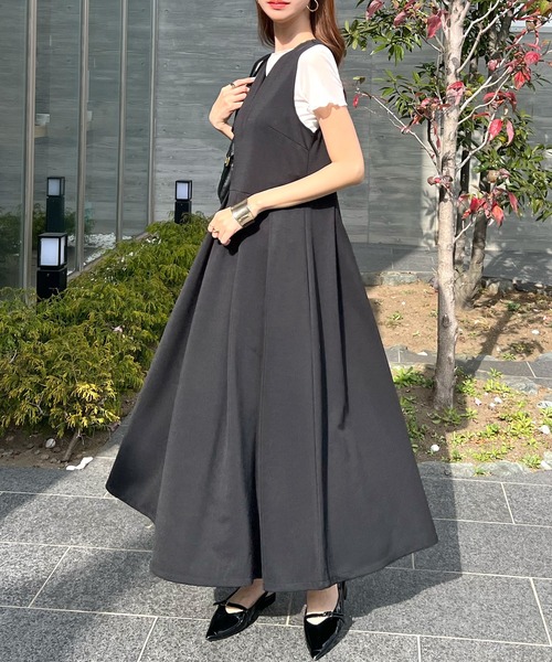 Futier land(フューティアランド)の「Vネックポンチワンピース(ワンピース・レディース・ブラック/ライトベージュ・MEDIUM/LARGE)」の4枚目の写真