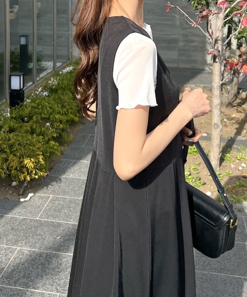 Futier land(フューティアランド)の「Vネックポンチワンピース(ワンピース・レディース・ブラック/ライトベージュ・MEDIUM/LARGE)」の5枚目の写真