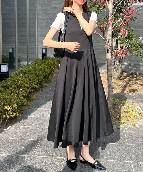 Futier land(フューティアランド)の「Vネックポンチワンピース(ワンピース・レディース・ブラック/ライトベージュ・MEDIUM/LARGE)」の6枚目の写真
