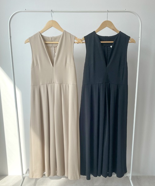Futier land(フューティアランド)の「Vネックポンチワンピース(ワンピース・レディース・ブラック/ライトベージュ・MEDIUM/LARGE)」の17枚目の写真