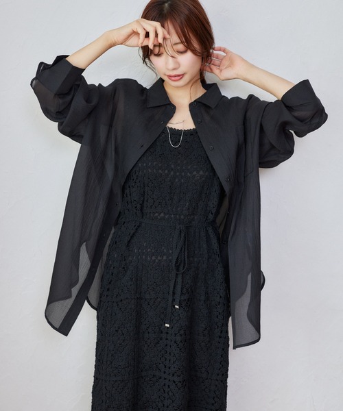 mysty woman(ミスティウーマン)の「シアーオーバーシャツ 315435(シャツ/ブラウス・レディース・ブラック/ライトピンク/ライトベージュ/グレー・FREE)」の2枚目の写真