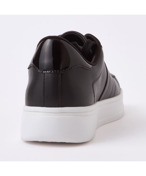 +diana（プラスダイアナ）の「【軽量】ビジュー付きコートスニーカー（スニーカー・レディース・ピンク/ブラック/グレー/ホワイト/ブルー・22.5cm/23.5cm/24.5cm/25.5cm/23.0cm/24.0cm/25.0cm/22.0cm/21.5cm/26.0cm）」の20枚目の写真