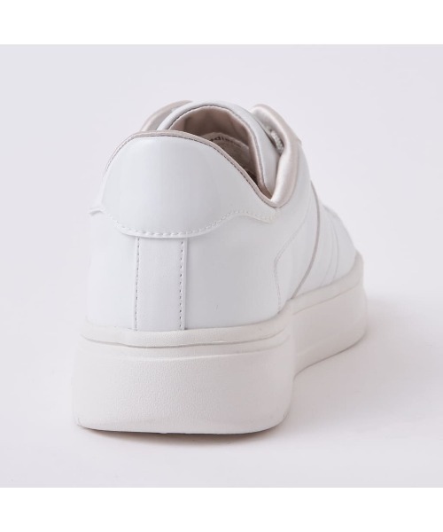 新品未使用　2025年発売商品　ダイアナ　ビジュー付きシンプルスニーカー プラスダイアナ】「HAPPY NEW SNEAKERS！」2025年1月1日(水)より