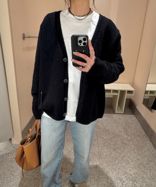 ISOOK（アイスー）の「ストラップ付きニットカーディガン(chiica select)/ ビックシルエット ルーズ Vネック 長袖 春ニット 白 黒 アイボリー ブラック（カーディガン/ボレロ・レディース・ブラック/アイボリー・FREE）」の14枚目の写真