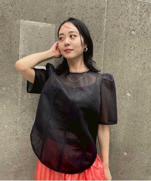 セール】SHEER CARDBOARD PUFF SHOULDER TOP（Tシャツ