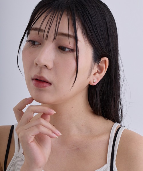 CALIN　STANDARD（カリンスタンダード）の「◆金属アレルギー対応◆◆made in japan◆【痛くない】【落ちにくい】【ストレスフリーな着け心地】ビジューハート　ループフィットイヤリング（イヤリング・レディース・ゴールド/ピンクゴールド/シルバー・FREE）」の4枚目の写真