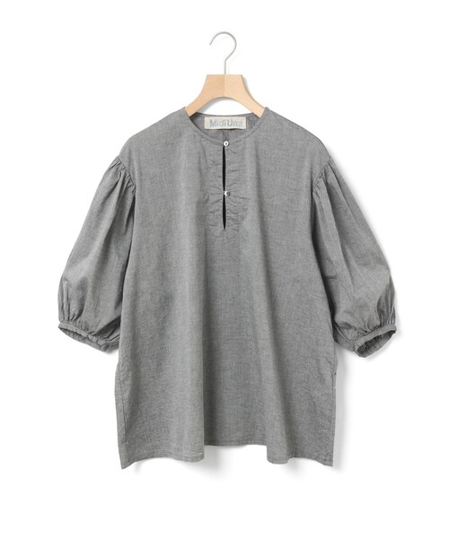 MidiUmi(ミディウミ)の「MidiUmi スキッパースモックシャツ(シャツ/ブラウス・レディース・ブラック/オフホワイト/ライトブルー・FREE)」の2枚目の写真