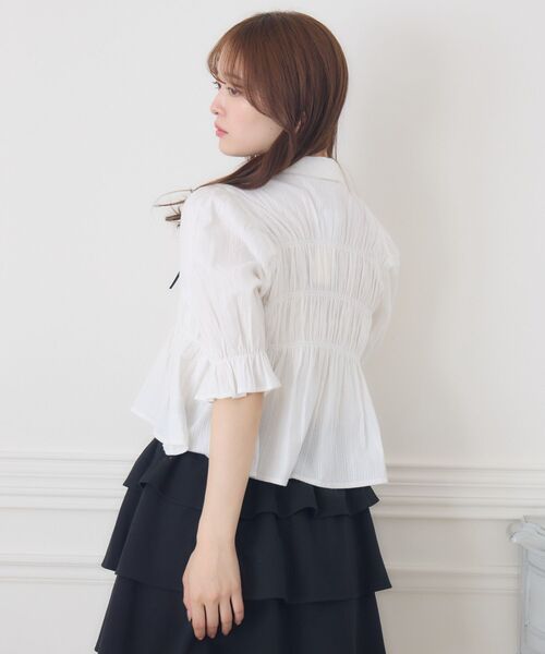 ems excite（エムズエキサイト）の「ステッチリボンペプラムSH（シャツ/ブラウス・レディース・ホワイト/ダークブルー/ライトブルー・FREE）」の14枚目の写真