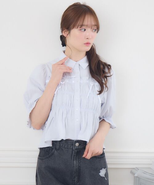 ems excite（エムズエキサイト）の「ステッチリボンペプラムSH（シャツ/ブラウス・レディース・ホワイト/ダークブルー/ライトブルー・FREE）」の19枚目の写真