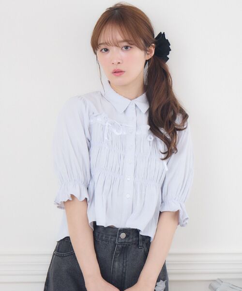 ems excite（エムズエキサイト）の「ステッチリボンペプラムSH（シャツ/ブラウス・レディース・ホワイト/ダークブルー/ライトブルー・FREE）」の4枚目の写真