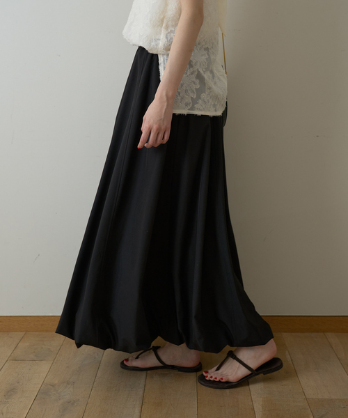 EMMA　ROUGE VIF（エマルージュヴィフ）の「【一部店舗限定】とろみバルーンスカート（スカート・レディース・ブラック/アイボリー・38/36）」の3枚目の写真