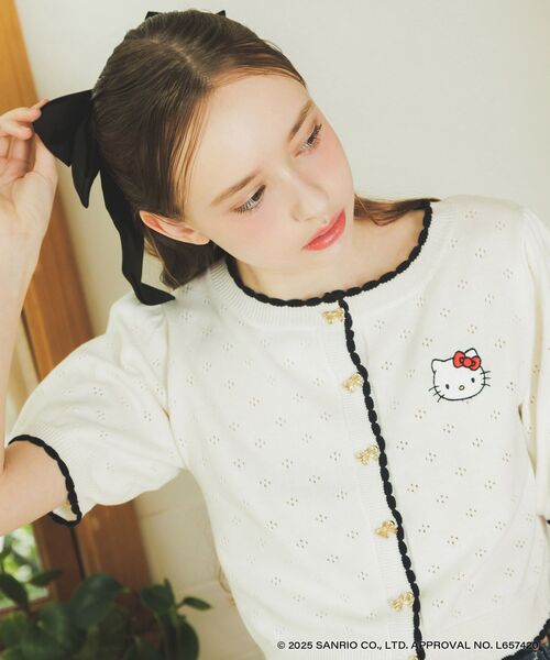 MAJESTIC LEGON(マジェスティックレゴン)の「ハローキティ リボンニットカーデ(カーディガン/ボレロ・レディース・ホワイト系その他2/レッド・MEDIUM)」の2枚目の写真