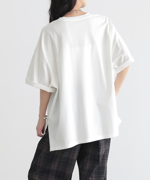 for/c(フォーシー)の「接触冷感オーバーサイズTシャツ【サスティナブル】(Tシャツ/カットソー・レディース・オフホワイト/チャコールグレー/ブラック/ネイビー・M/L)」の7枚目の写真