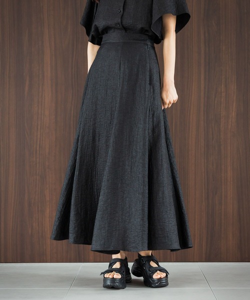 mysty woman（ミスティウーマン）の「楊柳フレアスカート 495785（スカート・レディース・ブラック/ベージュ・FREE）」の2枚目の写真