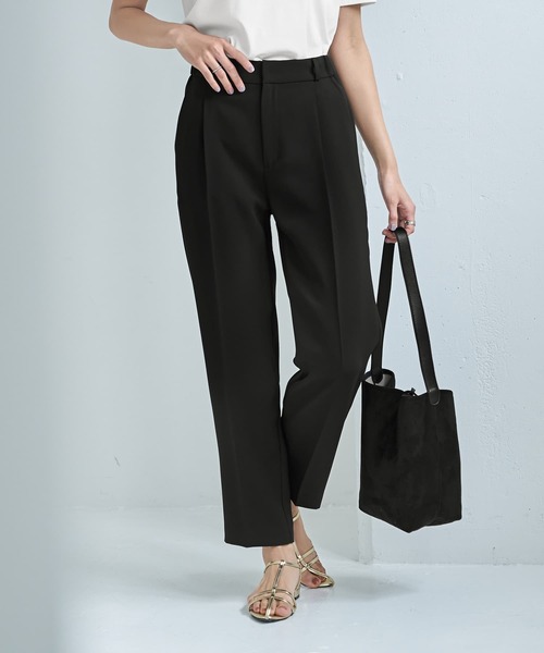 STYLE DELI(スタイルデリ)の「ゆとりのある落ち感BASICパンツ(その他パンツ・レディース・ベージュ/ブラック・SMALL/MEDIUM)」の1枚目の写真