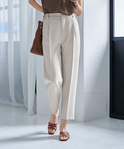 STYLE DELI(スタイルデリ)の「ゆとりのある落ち感BASICパンツ(その他パンツ・レディース・ベージュ/ブラック・SMALL/MEDIUM)」の13枚目の写真