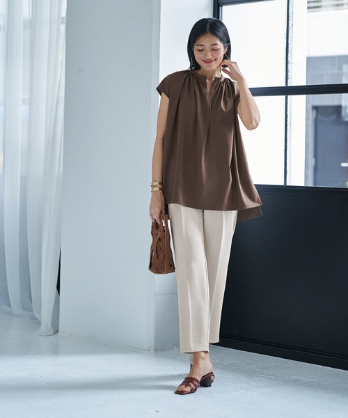 STYLE DELI(スタイルデリ)の「ゆとりのある落ち感BASICパンツ(その他パンツ・レディース・ベージュ/ブラック・SMALL/MEDIUM)」の7枚目の写真