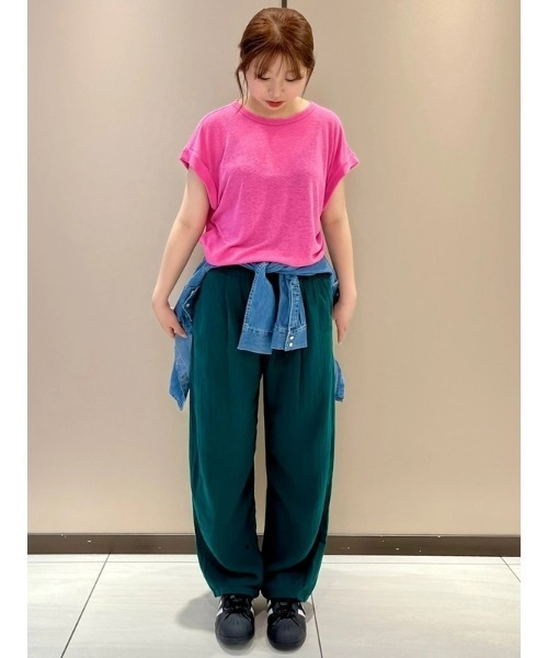 GAP(ギャップ)の「リネンブレンド ロールカフ Tシャツ(Tシャツ/カットソー・レディース・ピンク/ブラック/グリーン/ホワイト・XS/S/M/L/XL/XXS)」の5枚目の写真