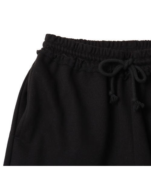 atmos pink(アトモスピンク)の「atmos pink Damaged Half Sweat Pants / アトモス ピンク ダメージ ハーフ スウェット パンツ(その他パンツ・レディース・カモフラージュ/ブラック・FREE)」の6枚目の写真