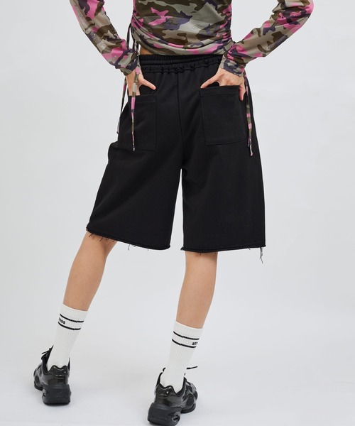 atmos pink(アトモスピンク)の「atmos pink Damaged Half Sweat Pants / アトモス ピンク ダメージ ハーフ スウェット パンツ(その他パンツ・レディース・カモフラージュ/ブラック・FREE)」の10枚目の写真