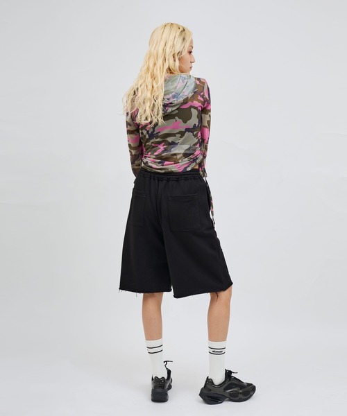 atmos pink(アトモスピンク)の「atmos pink Damaged Half Sweat Pants / アトモス ピンク ダメージ ハーフ スウェット パンツ(その他パンツ・レディース・カモフラージュ/ブラック・FREE)」の11枚目の写真