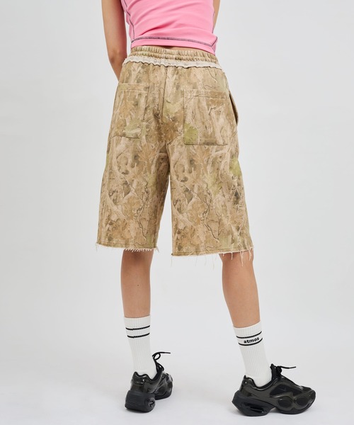 atmos pink(アトモスピンク)の「atmos pink Damaged Half Sweat Pants / アトモス ピンク ダメージ ハーフ スウェット パンツ(その他パンツ・レディース・カモフラージュ/ブラック・FREE)」の19枚目の写真