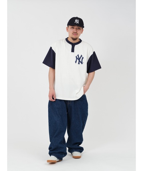 【KEBOZ】KEBOZ × MLB NEWYORK YANKEES ROUND HEM S/S TEE KEBOZ × MLB NEW YORK YANKEES ROUND HEM HENLEY NECK S/S TEE