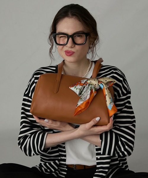 BONLECILL Marche(ボンルシールマルシェ)の「【BONLECILL Marche】《大容量》ベーシックスクエアボストンバッグ(ボストンバッグ・レディース・ブラック/キャメル/ブラウン・FREE)」の16枚目の写真