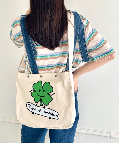 GRAVER OF ANAHEIM(グレイバーオブアナハイム)の「【日本未発売】GRAVER(グレーバー)/別注 A4対応 プリント コットン アジャスターベルト キャンバスショルダーバッグ(ショルダーバッグ・レディース・その他1/その他2/その他3/その他5/その他4/その他7/その他9/その他6/その他8/その他10・FREE)」の1枚目の写真