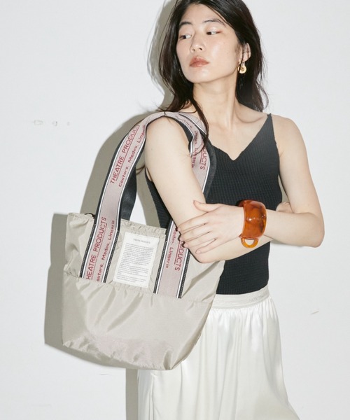 THEATRE PRODUCTS(シアタープロダクツ)の「マルチポケットMISSISSIPPI Msize/ジャガードテープ バッグ/内ポケット3つ付き/パソコン13インチ・500mlペットボトル収納可能(トートバッグ・レディース・ブラック/グレー/ベージュ・FREE)」の1枚目の写真