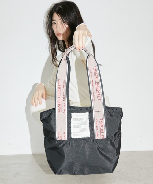 THEATRE PRODUCTS(シアタープロダクツ)の「マルチポケットMISSISSIPPI Msize/ジャガードテープ バッグ/内ポケット3つ付き/パソコン13インチ・500mlペットボトル収納可能(トートバッグ・レディース・ブラック/グレー/ベージュ・FREE)」の16枚目の写真