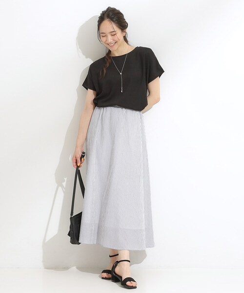 SHOO・LA・RUE（シューラルー）の「【S-LL】ブラウス見えする 軽やかな着心地の しぼしぼトップス（Tシャツ/カットソー・レディース・マスタード/ブラウン系その他/アイボリー/ライトブルー/ブラック・04/03/02/01）」の8枚目の写真