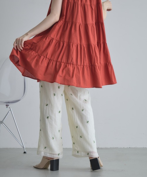 &. NOSTALGIA（アンドドットノスタルジア）の「【ZOZO限定】小花柄刺繍ルーズパンツ（その他パンツ・レディース・ブラック/アイボリー・FREE）」の18枚目の写真