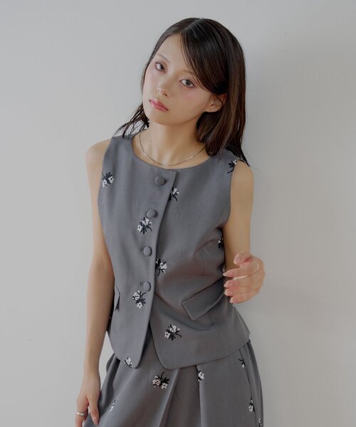 Le-Fluyフラワー刺繍 ベスト フラワーエンブロイダリーキルティング