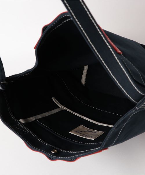 Butler Verner Sails（バトラーヴァーナーセイルス）の「【Butler Verner Sails】パラフィン2WAYショルダー（ショルダーバッグ・メンズ・レッド/ネイビー/マルチ・FREE）」の5枚目の写真