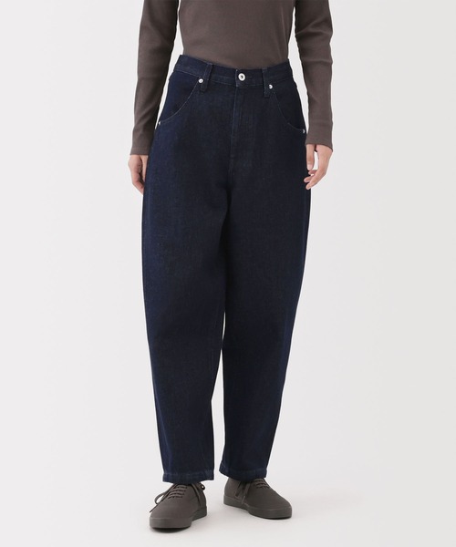 無印良品（ムジルシリョウヒン）の「婦人　木の実から作ったカポック混　デニムバレルパンツ（デニムパンツ・レディース・ライトブルー/ダークネイビー・S/M/L/XL）」の2枚目の写真