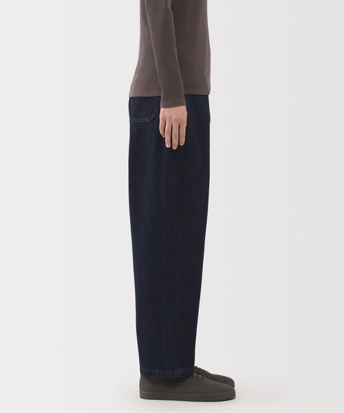 無印良品（ムジルシリョウヒン）の「婦人　木の実から作ったカポック混　デニムバレルパンツ（デニムパンツ・レディース・ライトブルー/ダークネイビー・S/M/L/XL）」の13枚目の写真