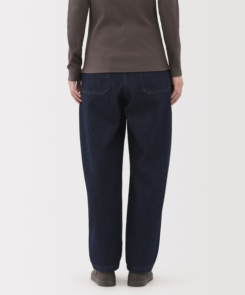 無印良品（ムジルシリョウヒン）の「婦人　木の実から作ったカポック混　デニムバレルパンツ（デニムパンツ・レディース・ライトブルー/ダークネイビー・S/M/L/XL）」の3枚目の写真