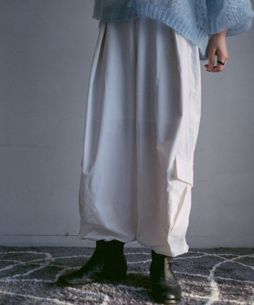 INTER FACTORY（インターファクトリー）の「2/9号室（かおこ&ひろと） - Nylon Tuck Cargo Pants / ナイロンタックカーゴパンツ（カーゴパンツ・メンズ・アイボリー/チャコールグレー・MEDIUM/LARGE）」の17枚目の写真